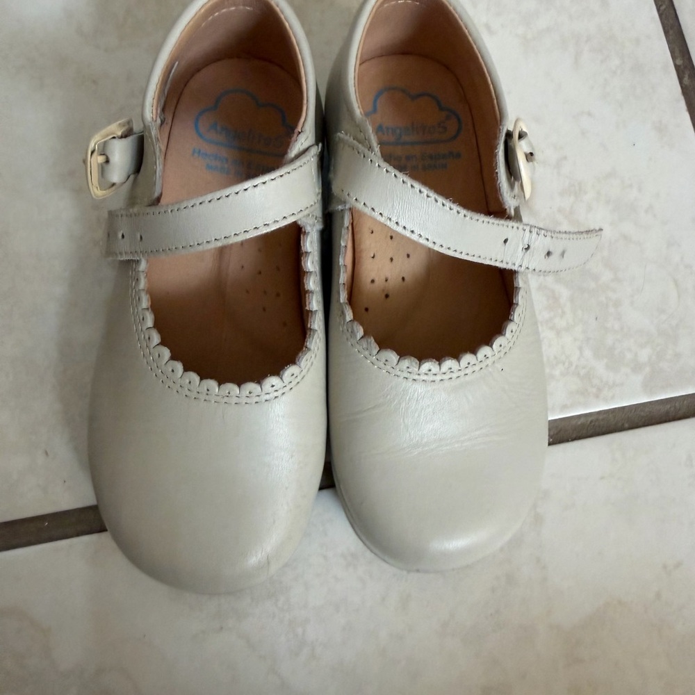 Charming Cream Mary Jane Dress Shoes for Kids